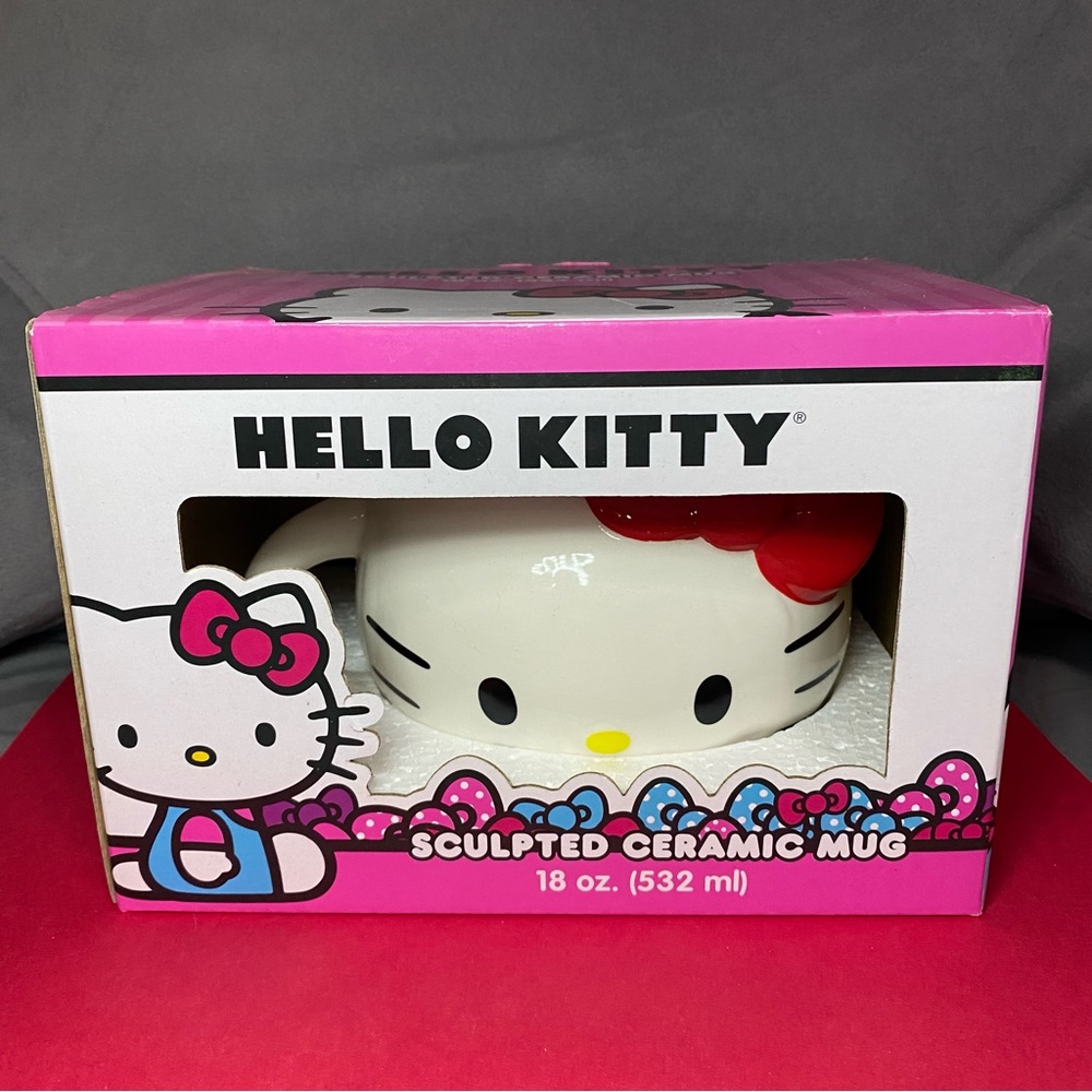 NWT Hello Kitty Sculpted Ceramic Mug 18 oz Hand Painted Collectible